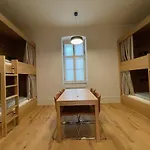 Ruttner Haz Hostel *