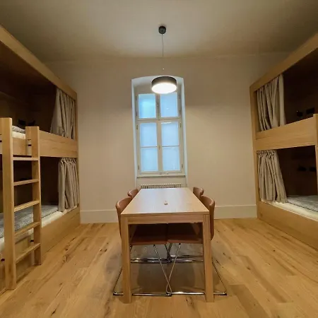 Ruttner Haz Hostel *