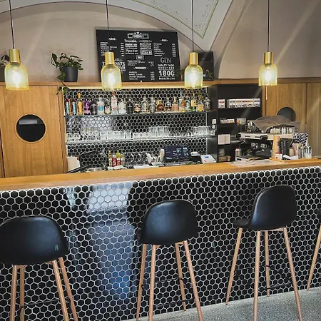 Vandrarhem Ruttner Haz *