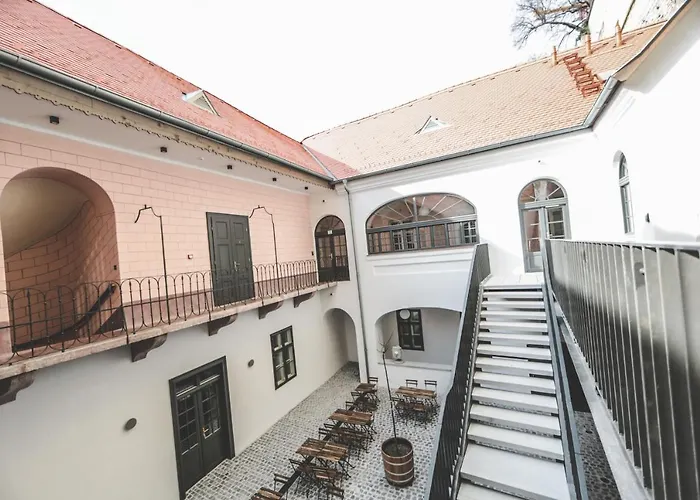 Ruttner Haz Hostel *