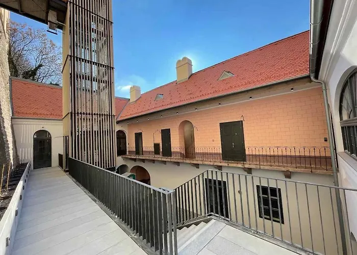 Ruttner Haz אכסניה Veszprém