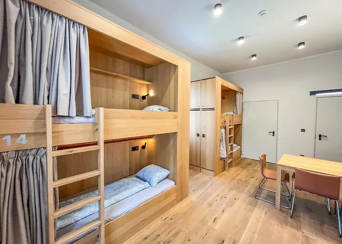 Ruttner Haz Hostel *